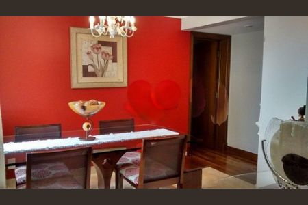 Apartamento para alugar com 250m², 4 quartos e 3 vagas