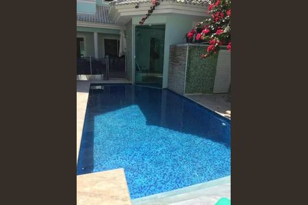 Casa à venda com 230m², 3 quartos e 3 vagas
