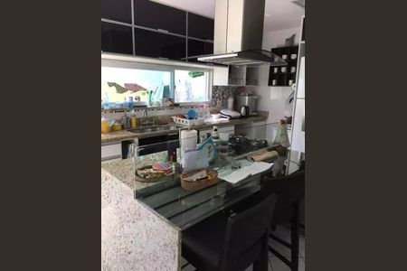 Casa à venda com 230m², 3 quartos e 3 vagas