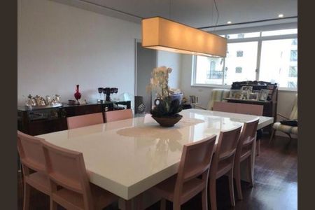 Apartamento à venda com 247m², 3 quartos e 2 vagas