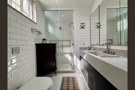 Apartamento à venda com 109m², 3 quartos e sem vaga Apartamento à venda com 109m², 3 quartos e sem vagaBanheiro da Suíte