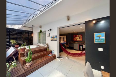 Apartamento à venda com 109m², 3 quartos e sem vaga Apartamento à venda com 109m², 3 quartos e sem vagaSala - jacuzzi