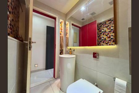 Apartamento à venda com 109m², 3 quartos e sem vaga Apartamento à venda com 109m², 3 quartos e sem vagaBanheiro social