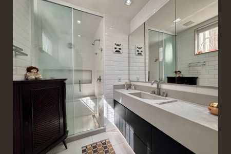 Apartamento à venda com 109m², 3 quartos e sem vaga Apartamento à venda com 109m², 3 quartos e sem vagaBanheiro da Suíte