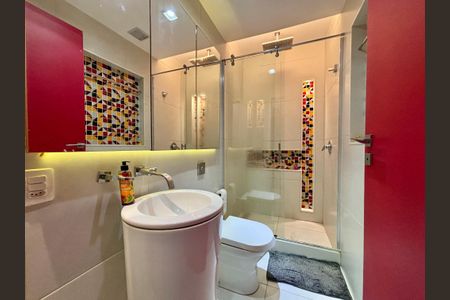 Apartamento à venda com 109m², 3 quartos e sem vaga Apartamento à venda com 109m², 3 quartos e sem vagaBanheiro social