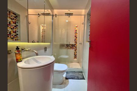 Apartamento à venda com 109m², 3 quartos e sem vaga Apartamento à venda com 109m², 3 quartos e sem vagaBanheiro social