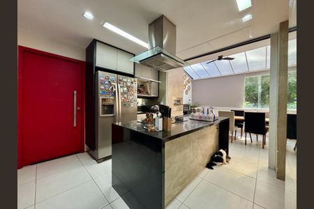 Apartamento à venda com 109m², 3 quartos e sem vaga Apartamento à venda com 109m², 3 quartos e sem vagaCozinha americana