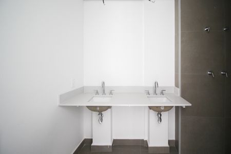 Studio à venda com 104m², 2 quartos e 2 vagas Studio à venda com 104m², 2 quartos e 2 vagasBanheiro da Suíte 1