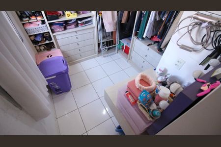 Apartamento à venda com 70m², 3 quartos e 1 vaga Apartamento à venda com 70m², 3 quartos e 1 vagaCloset