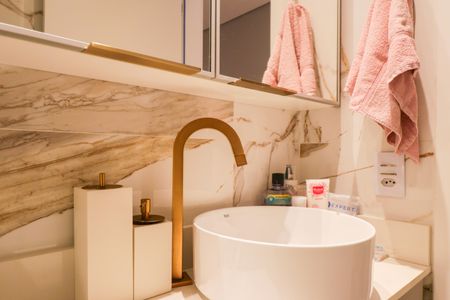 Apartamento à venda com 66m², 2 quartos e 1 vaga Apartamento à venda com 66m², 2 quartos e 1 vagaBanheiro da Suíte