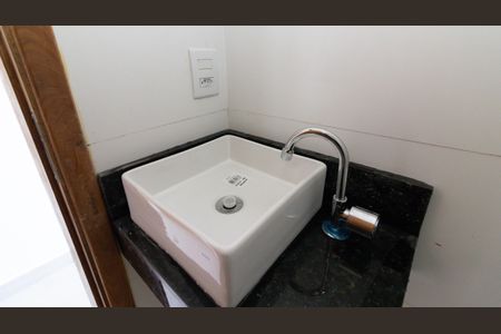 Apartamento à venda com 33m², 2 quartos e sem vaga Apartamento à venda com 33m², 2 quartos e sem vagaBanheiro