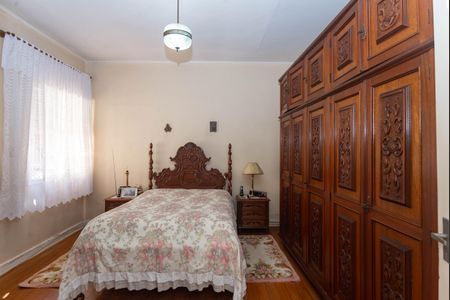 Casa à venda com 219m², 2 quartos e 5 vagas Casa à venda com 219m², 2 quartos e 5 vagasQuarto 1