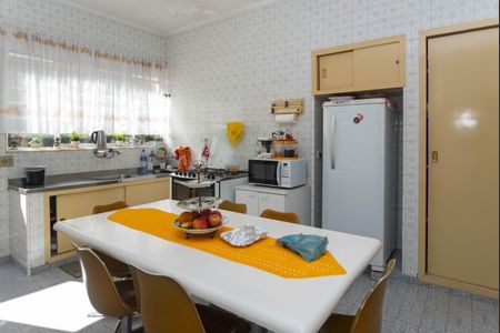 Casa à venda com 219m², 2 quartos e 5 vagas Casa à venda com 219m², 2 quartos e 5 vagasCozinha