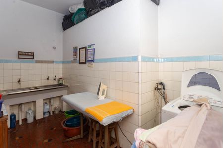 Casa à venda com 219m², 2 quartos e 5 vagas Casa à venda com 219m², 2 quartos e 5 vagasÁrea de Serviço