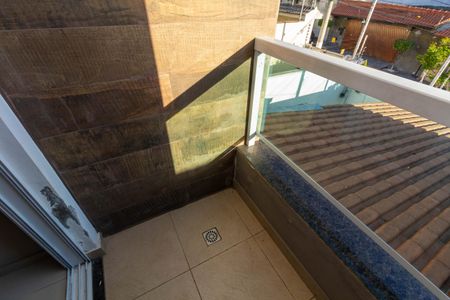 Casa à venda com 130m², 3 quartos e 3 vagas Casa à venda com 130m², 3 quartos e 3 vagasVaranda