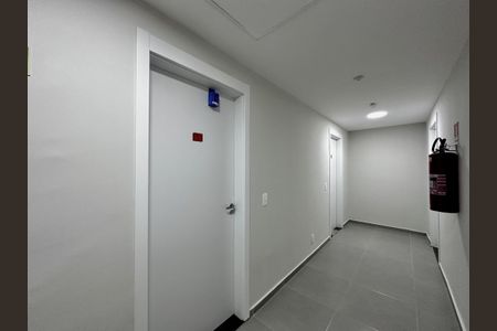 Apartamento à venda com 27m², 1 quarto e sem vaga Apartamento à venda com 27m², 1 quarto e sem vagaHall Apartamento