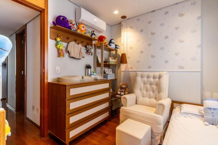 Apartamento à venda com 131m², 3 quartos e 3 vagas Apartamento à venda com 131m², 3 quartos e 3 vagasQuarto 1