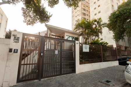Apartamento para alugar com 42m², 2 quartos e 1 vaga Apartamento para alugar com 42m², 2 quartos e 1 vagaFachada