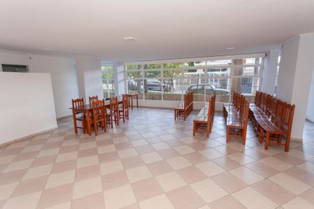 Apartamento para alugar com 42m², 2 quartos e 1 vaga Apartamento para alugar com 42m², 2 quartos e 1 vagaÁrea comum - Salão de festas