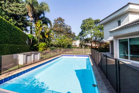 Casa de condomínio à venda com 444m², 3 quartos e 6 vagas Casa de condomínio à venda com 444m², 3 quartos e 6 vagasQuintal