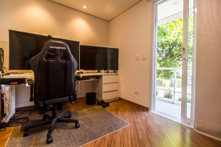 Casa de condomínio à venda com 444m², 3 quartos e 6 vagas Casa de condomínio à venda com 444m², 3 quartos e 6 vagasEscritório