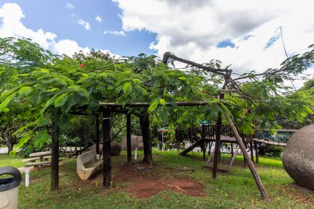 Casa de condomínio à venda com 444m², 3 quartos e 6 vagas Casa de condomínio à venda com 444m², 3 quartos e 6 vagasÁrea comum - Playground