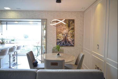 Apartamento à venda com 92m², 2 quartos e 1 vagaSala