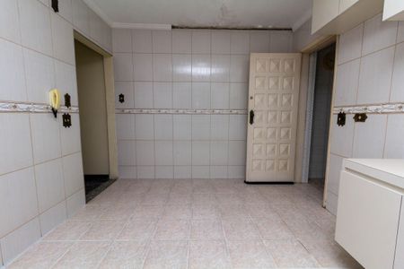 Casa à venda com 130m², 4 quartos e 2 vagas Casa à venda com 130m², 4 quartos e 2 vagasCozinha