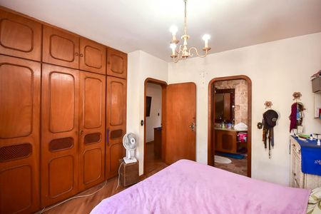 Casa à venda com 440m², 5 quartos e 2 vagasSuíte 1