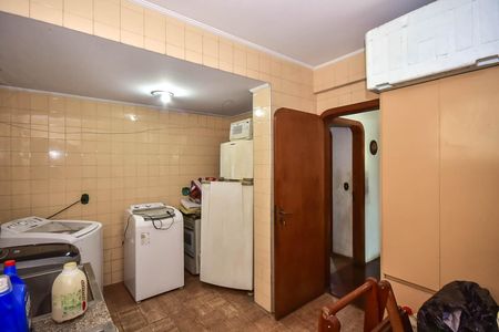 Casa à venda com 440m², 5 quartos e 2 vagasÁrea de Serviço