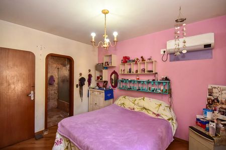 Casa à venda com 440m², 5 quartos e 2 vagasSuíte 1