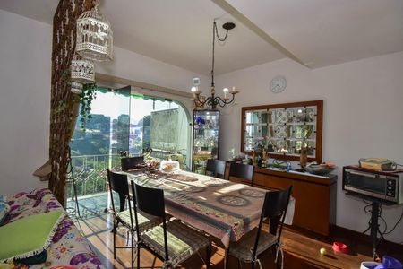 Casa à venda com 440m², 5 quartos e 2 vagasSala de Jantar