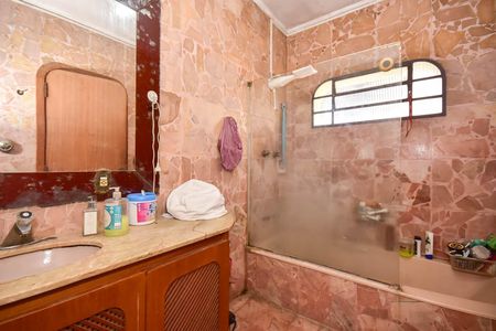 Casa à venda com 440m², 5 quartos e 2 vagasBanheiro Suíte 1