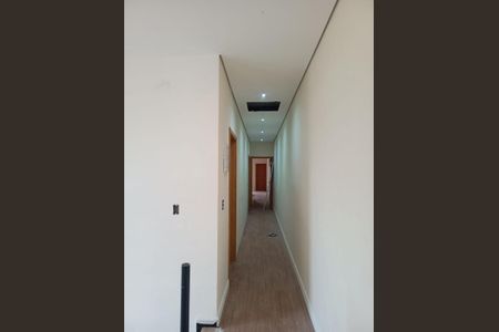 Corredor de casa à venda com 4 quartos, 250m² em Interlagos, São Paulo