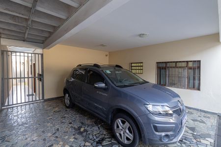 Casa à venda com 465m², 4 quartos e 3 vagas Casa à venda com 465m², 4 quartos e 3 vagasGaragem