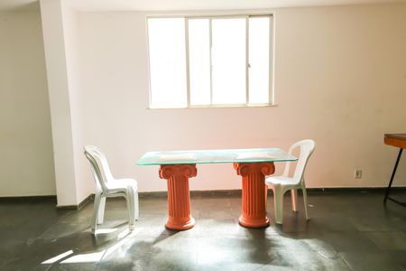 Apartamento à venda com 75m², 2 quartos e 1 vaga Apartamento à venda com 75m², 2 quartos e 1 vagaÁrea comum - Salão de festas