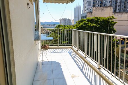 Apartamento à venda com 75m², 2 quartos e 1 vaga Apartamento à venda com 75m², 2 quartos e 1 vagaVaranda da Sala