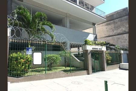 Apartamento à venda com 75m², 2 quartos e 1 vaga Apartamento à venda com 75m², 2 quartos e 1 vagaFachada