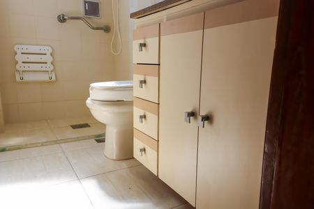 Apartamento à venda com 75m², 2 quartos e 1 vaga Apartamento à venda com 75m², 2 quartos e 1 vagaBanheiro Social