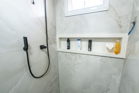 Apartamento à venda com 65m², 2 quartos e 1 vaga Apartamento à venda com 65m², 2 quartos e 1 vagaBanheiro