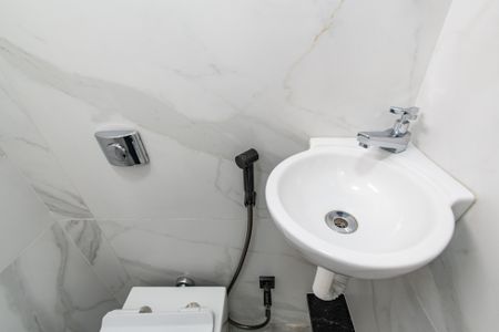 Apartamento à venda com 65m², 2 quartos e 1 vaga Apartamento à venda com 65m², 2 quartos e 1 vagaBanheiro de serviço