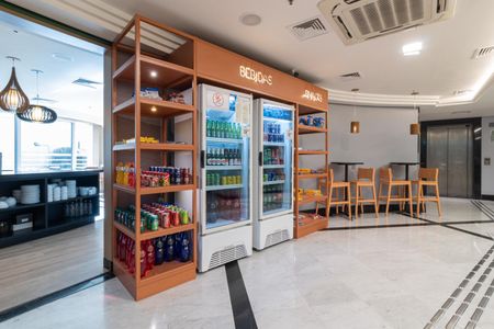 Studio à venda com 26m², 1 quarto e 1 vaga Studio à venda com 26m², 1 quarto e 1 vagaÁrea comum - Mini Market