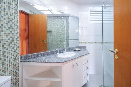 Apartamento à venda com 110m², 3 quartos e 2 vagas Apartamento à venda com 110m², 3 quartos e 2 vagasBanheiro da Suíte