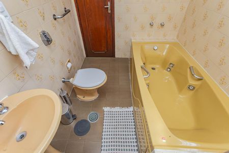 Casa à venda com 200m², 3 quartos e 2 vagasBanheiro casa 2