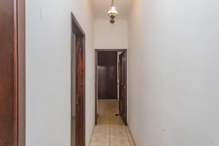 Casa à venda com 200m², 3 quartos e 2 vagasCorredor