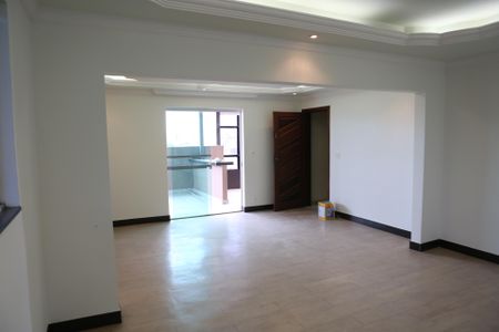 Apartamento para alugar com 209m², 4 quartos e 3 vagasSala