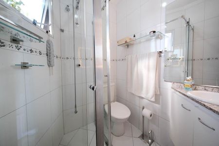 Casa à venda com 160m², 3 quartos e 3 vagasBanheiro da Suíte