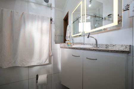 Casa à venda com 160m², 3 quartos e 3 vagasBanheiro da Suíte