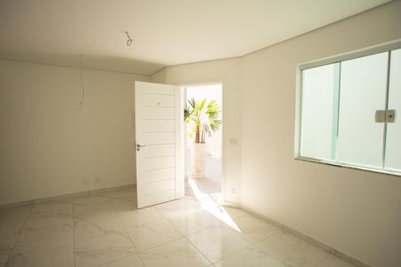 Casa à venda com 124m², 3 quartos e 2 vagas Casa à venda com 124m², 3 quartos e 2 vagasSala