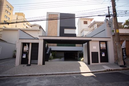 Casa à venda com 124m², 3 quartos e 2 vagas Casa à venda com 124m², 3 quartos e 2 vagasFachada